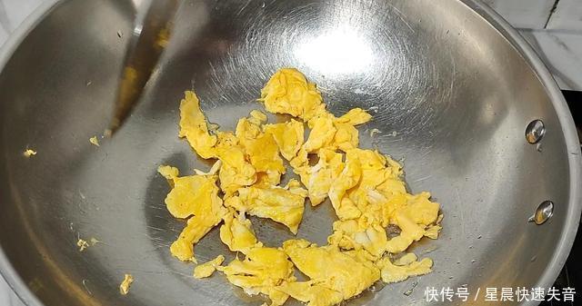 西兰花|西兰花最健康好吃的做法,不用焯水,出锅比吃肉还香,小孩也爱吃