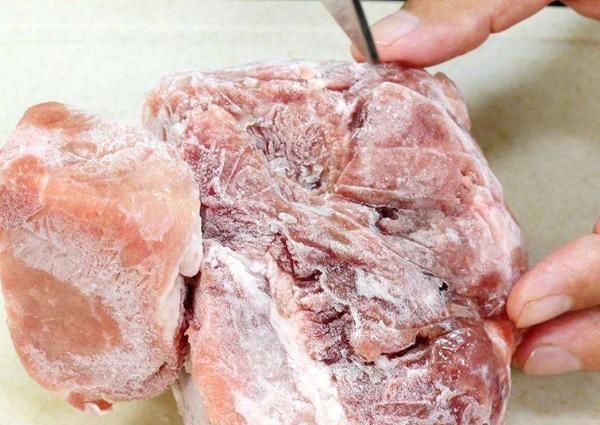  放水|冰冻过的肉，拿出来可别直接放水里泡，学会这招，吃着跟鲜肉一样