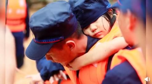 大哭|公交司机蓄意报复、痛失9000万男子大哭:总有一种爱温暖你