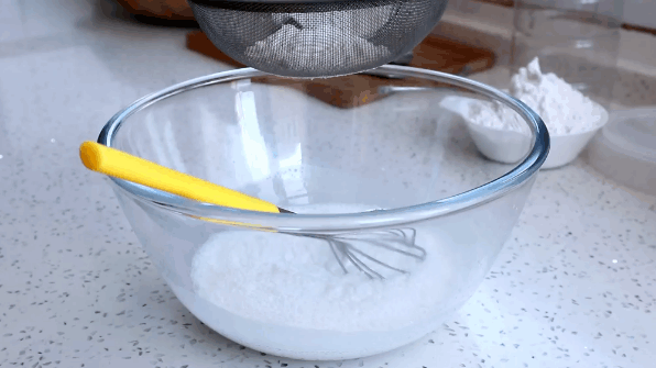  简单|广式甜点“芒果糯米糍”，比雪媚娘制作简单，奶香浓郁，软糯拉丝