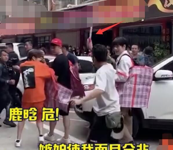  陈赫|陈赫背编织袋录节目，邓超搂着鹿晗好甜，滤镜下鹿晗美成小仙女