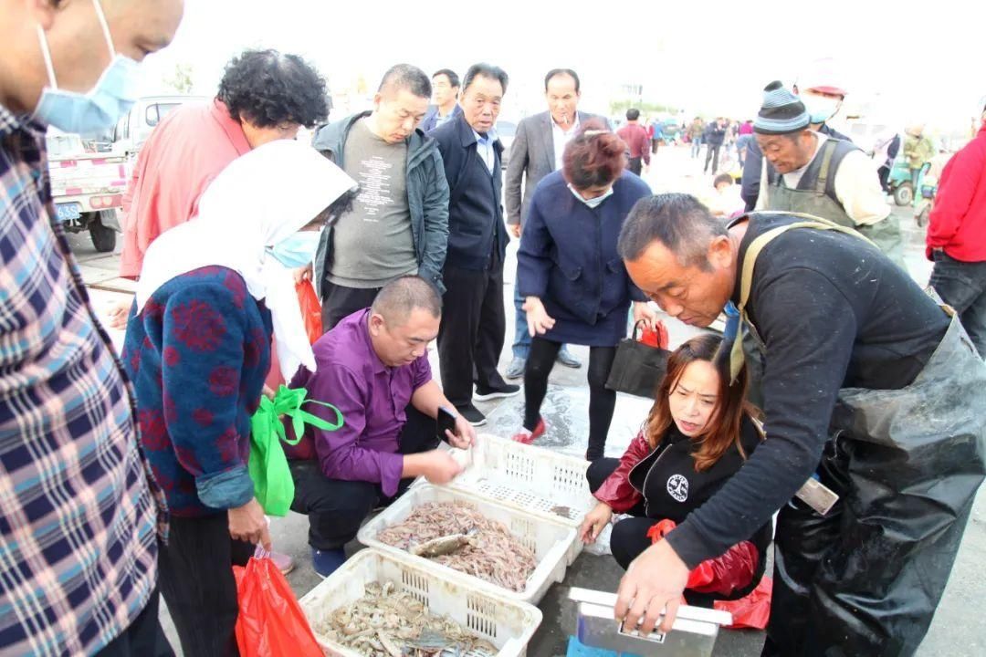 海鲜|实地探访！海鲜便宜了吗？你猜哪种海鲜卖得最火？