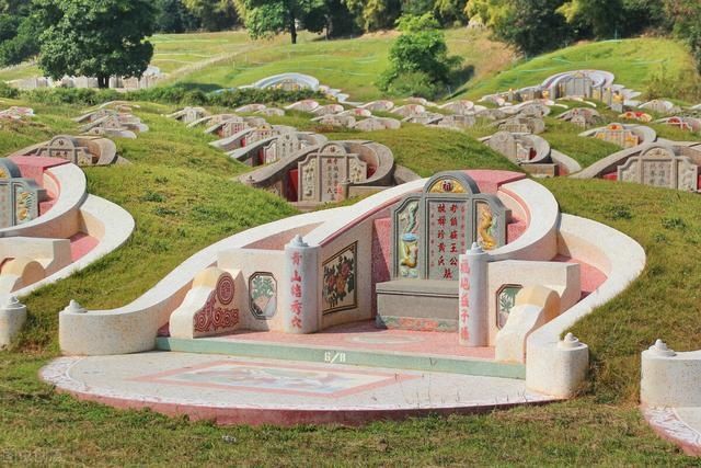 子孙|“坟头塌消子孙稀，坟上无草绝家资”指啥？快看看吧，别被笑话了