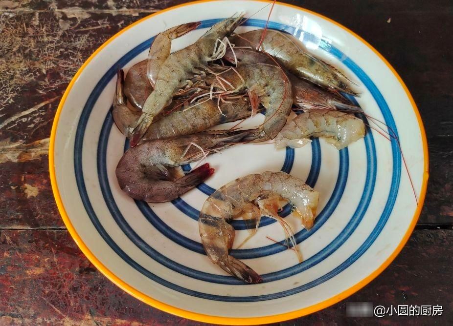  炒炒|秋季吃鱼吃肉不如吃虾，简单炒炒真鲜美，五分钟就出锅，孩子喜欢