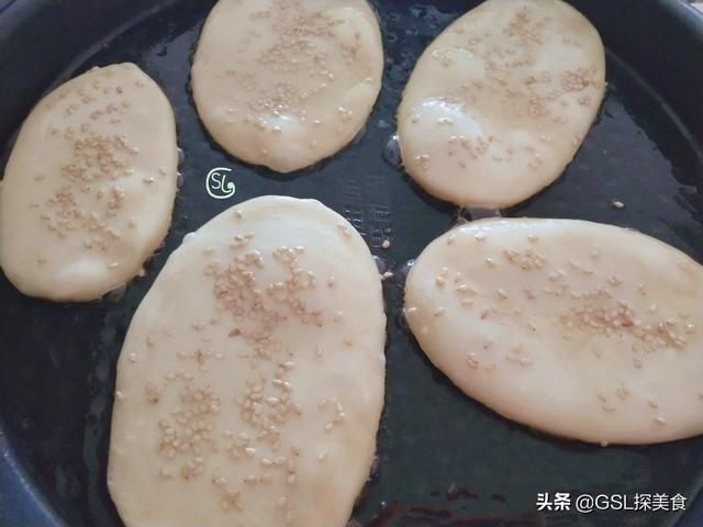 早餐|早餐,我家爱吃这个饼,不醒面,不发面,出锅层次分明,外酥里软