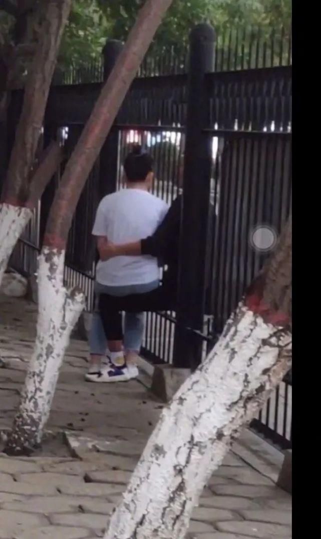 这届|封闭式管理下的大学生！?这届的大学生真是太惨了…