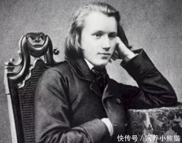 紧随|美少年暗恋43年,她死后也紧随而去:我爱你,一生一世