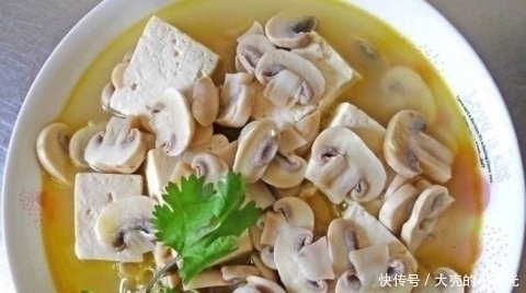 增强|豆腐和此物一起煮，比鸡汤还鲜，口感嫩滑，补钙质，增强免疫力