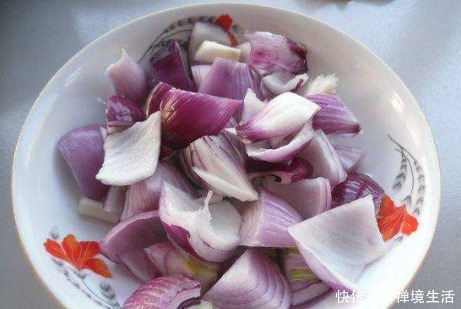 炖煮|炖牛肉时,用“它”代替水炖煮,牛肉嫩滑香醇,更软烂更入味