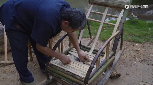  木头|继李子柒后，63岁木工大爷火爆外网，他凭什么月入60万？