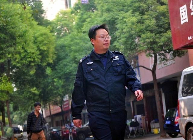 入清华大学|张晓勇：17岁考上清华，才华横溢，如今却月薪800当保安！