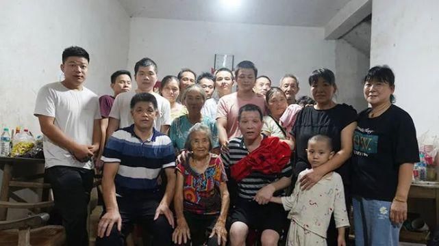  归来|9778天！无罪归来，他还欠她一个拥抱！