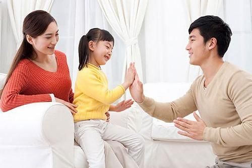 同学|女孩因一直戴“头套”上学,受尽同学嘲笑,摘下头套后众人沉默了