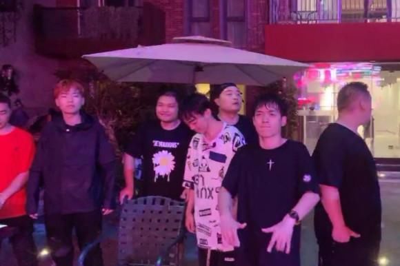  首创|“直播半小时，弹幕十万条”，帝师首创线上剧本杀节目火了！