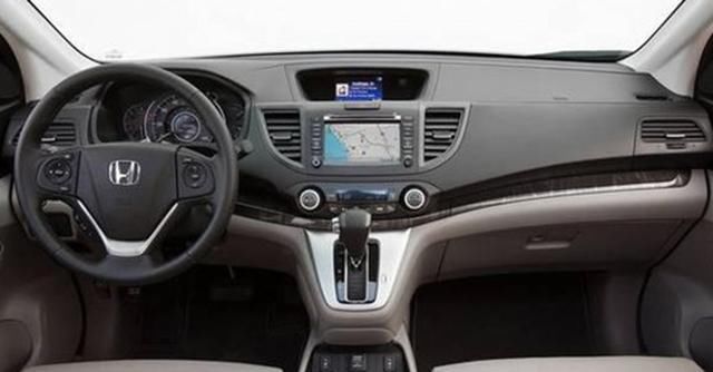  占用|私家车占用消防通道，消防车直接冲过去，网友：建议直接压扁