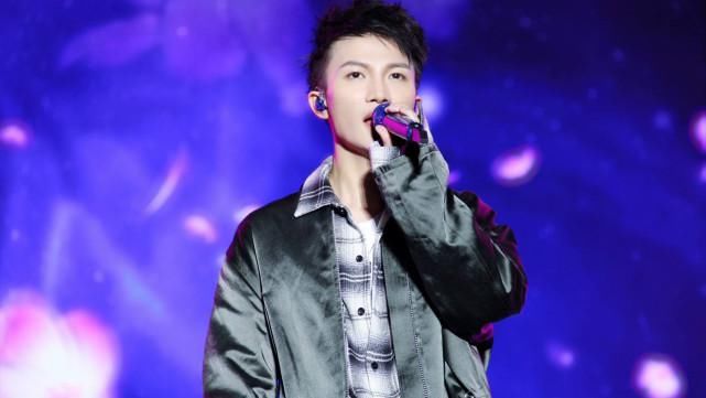  终于|从《中国好声音》惨遭淘汰，到如今《歌手》冠军，周深终于火了！