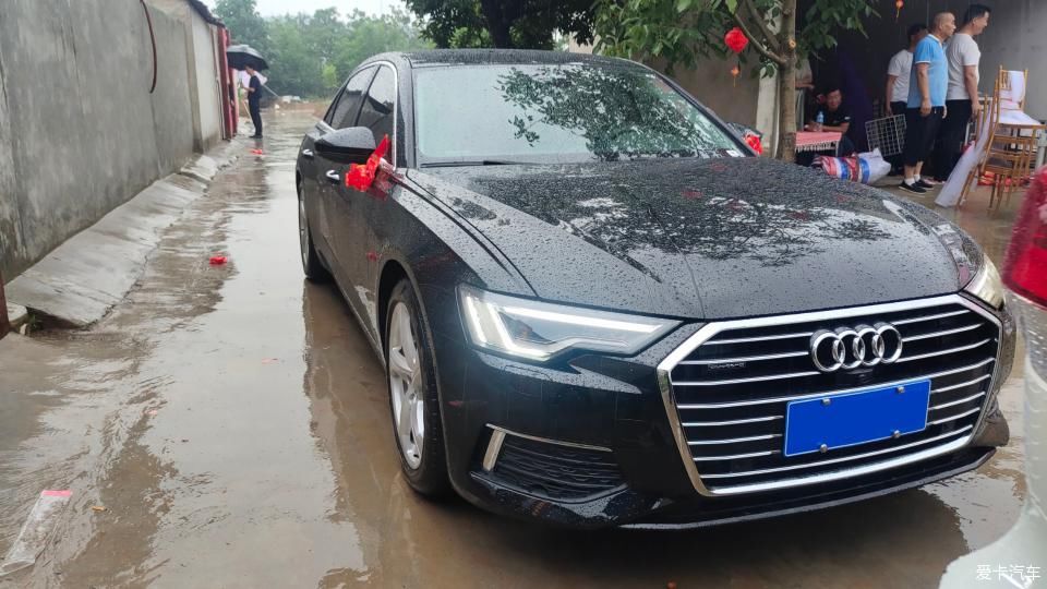 干干净净|老家兄弟结婚，大汉来当录像车！