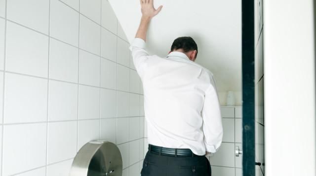  此前|男子患尿毒症，靠透析维持生命，此前身体早有提示，只是他忽视了