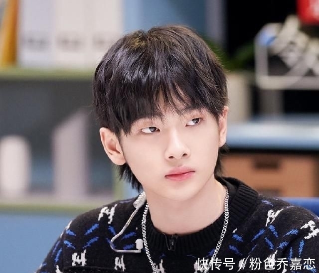  顾客|《中餐厅》顾客撞脸周震南，观众：确定不是亲戚吗