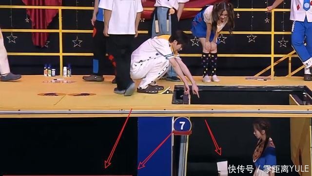 关注|吴谨言掉进玩具堆,当众人都在围观时,我却关注到“奶葵”蔡徐坤