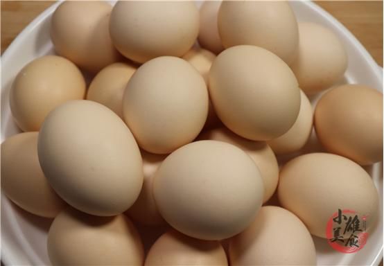  冰箱|保存鸡蛋我家从不放冰箱，教你1个小技巧，久放也不会坏，很实用