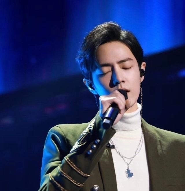  东方|《东方卫视》宣传片三次提及肖战，来看舞台上的百变肖战