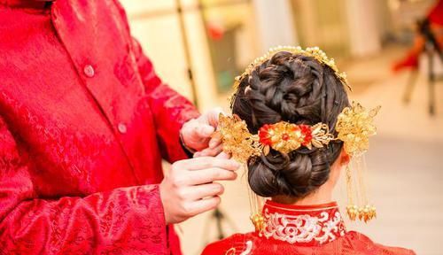 爸妈|“你爸妈怎么这么抠”小姑子结婚，俺爸妈包一千块红包有错吗？
