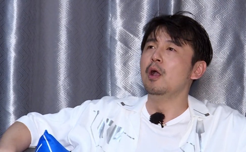  极限挑战|岳云鹏有多笨？给雷佳音刷牙泄露剧本，导演都不知道怎么救场