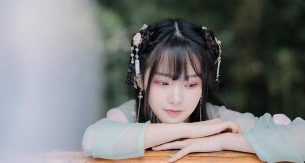  蝶舞|10天后，桃花绽放，蜂恋蝶舞，爱现曙光，求得原谅，再度比翼双飞