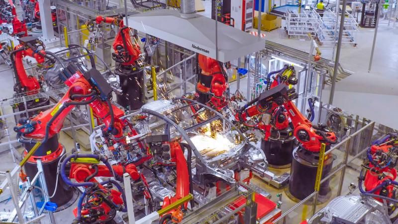 动力总成|国产特斯拉M3配件国内采购率达6成，周边正加速布局电池等核心部件供应链