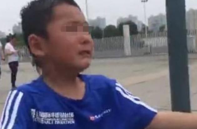  老人|11岁男童好心帮忙，却惨遭89岁老人诬陷，家属更是直接索赔17万