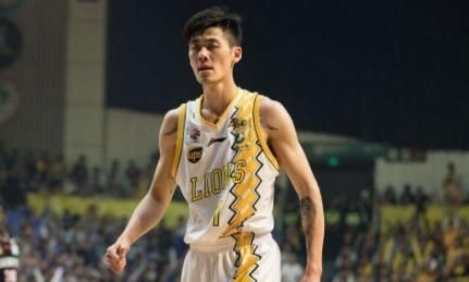  李京龙|李京龙坑爹，孙铭徽空砍45分，福建三剑客合砍95分爆冷击败广厦