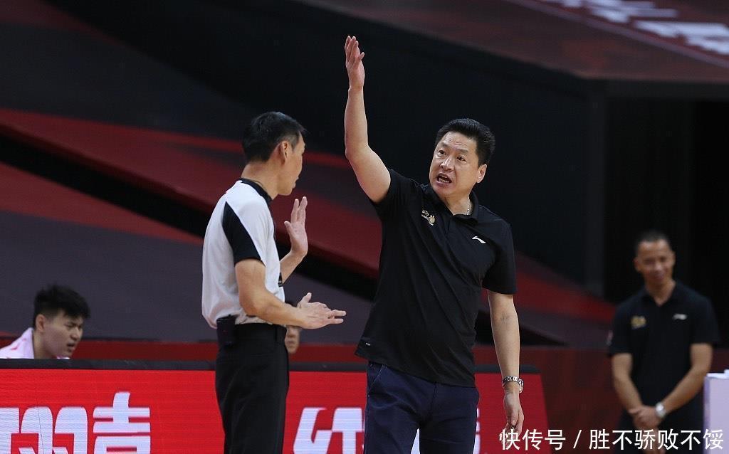  CBA|CBA争冠队爆冷出局+一轮游！放水一战成最大败笔，李春江该反思了