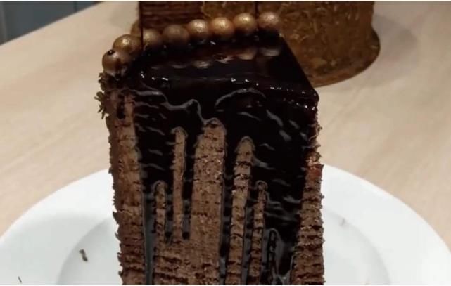 免单|世上最任性的蛋糕店，10分钟吃完蛋糕可终身免单，你敢尝试吗？