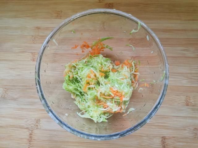 皮薄|包子的简单做法,无需发面,现包现吃,个个皮薄筋道馅儿香