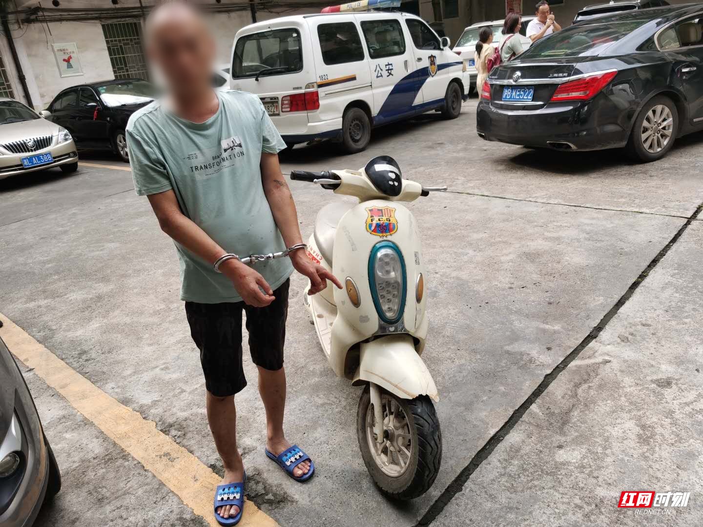  苦头|丈夫偷车，妻子报警，妻子说：让他“吃”点苦头 长些记性