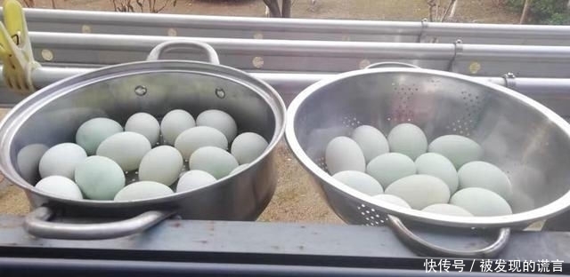 入味|腌鸭蛋时,别只加盐了!多加这2味,个个入味,起沙流油,特好吃