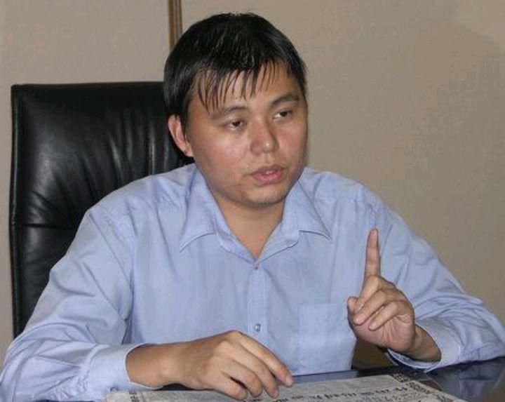 年前|20年前大学毕业当公务员，不顾父亲反对写书的湖北男孩，如今怎样