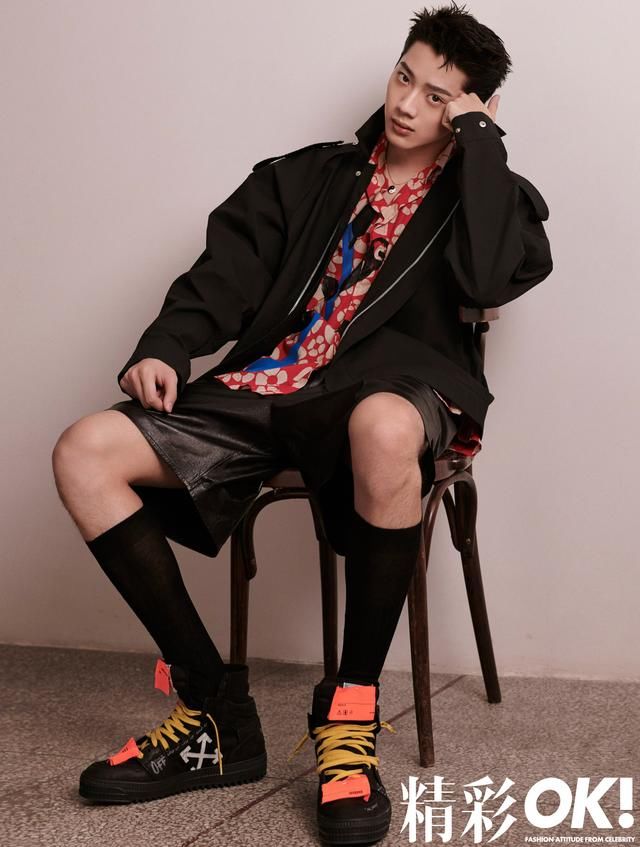  风格|赖冠霖最新杂志大片来袭，多种风格穿搭尽显别样魅力，时尚感爆棚
