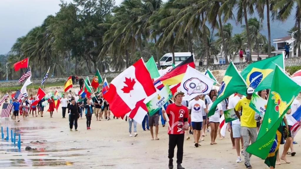  博野|解锁王一博野人造型，GET韩东君同款美黑：冲浪到底对他们做了些什么？