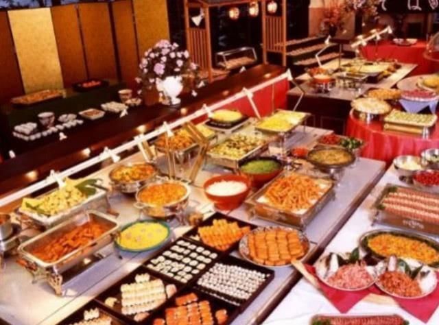 吃自助餐的时|吃自助餐时这三种食物最被嫌弃,你傻傻夹一堆,朋友一筷子没动