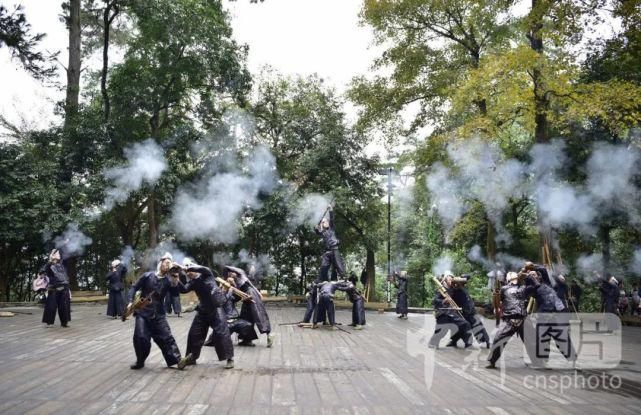 部落|中国最后一个枪手部落，正做着一杆“枪”的生意