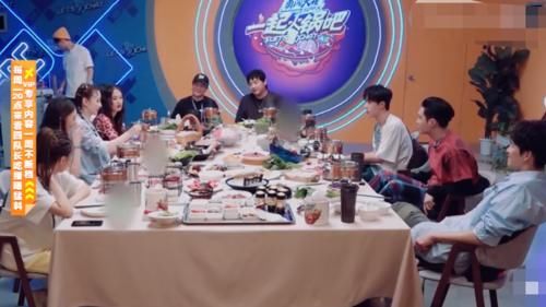  街舞|王嘉尔王一博因“香菜”登热搜，《街舞3》的“饭局”颇为尴尬