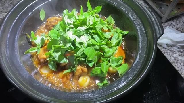 大人|砂锅三杯鸡这样做,大人孩子都爱吃!