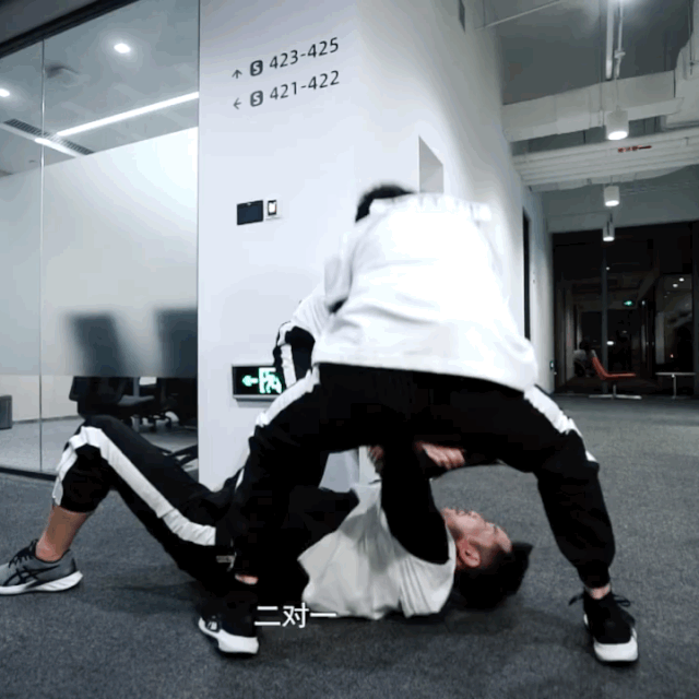 喜剧|“谁是卧底”还能这么玩?《奔跑吧》上演喜剧版VIP会员之战