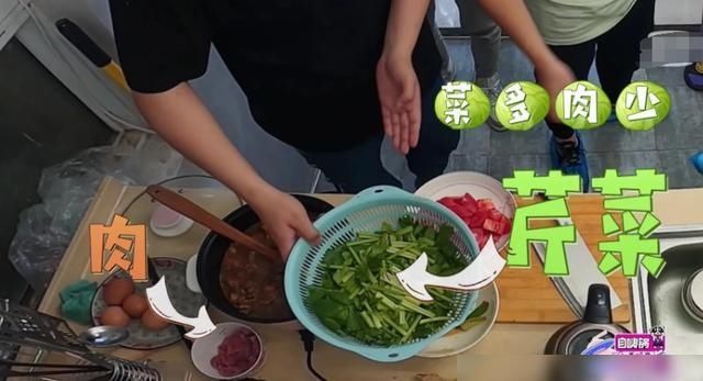  沙溢|沙溢拼命维持年轻人体面，节目组却不断拆台，太尴尬了