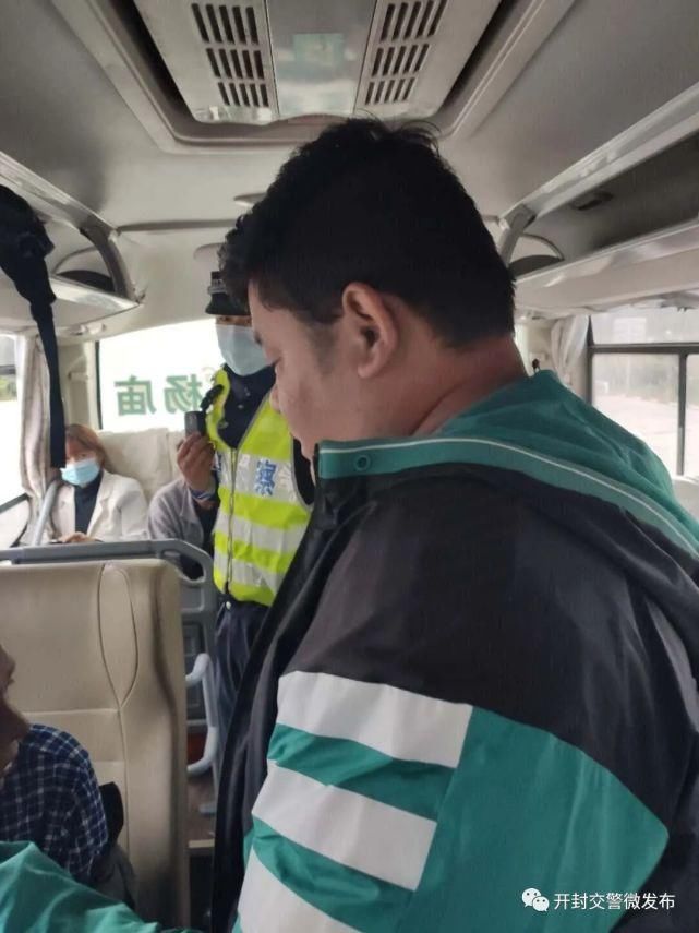 车违法载|冷汗直流!再看几起非法载客、超员案例! | 畅行中国 交警同行