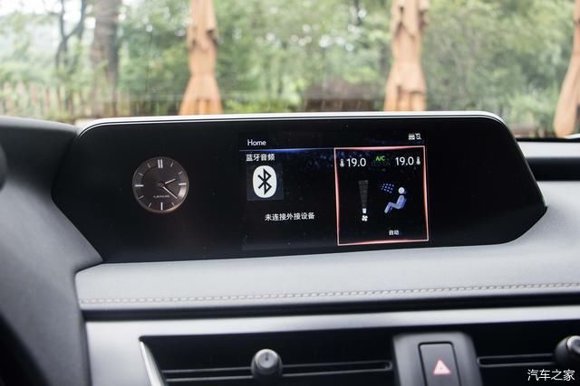  雷克萨斯UX300e|嫌特斯拉做工差？实拍雷克萨斯首款电动SUV 不仅豪华 还更便宜