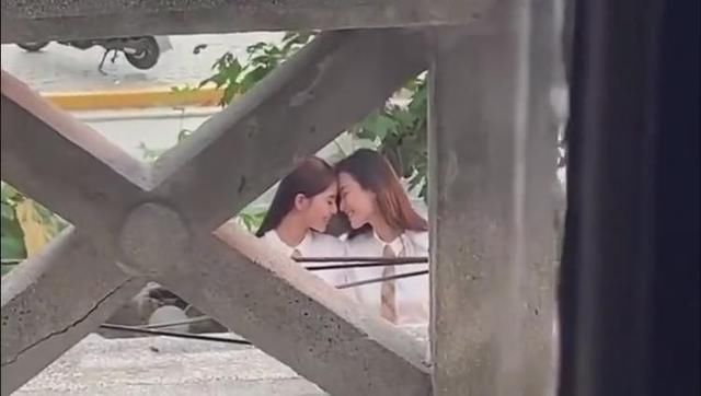  倪妮|组图:《流金岁月》路透曝光 刘诗诗倪妮额头贴额头亲密无间