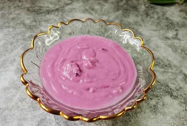 水果|1个紫薯半盒奶,搭配水果做成粥,简单又方便,营养又健康